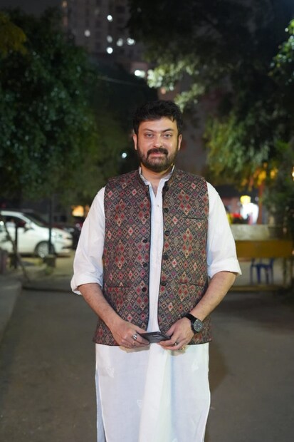 এখানে সকালে পুজো হওয়ার পাশাপাশি বিকেলে দারুণ অনুষ্ঠানের আয়োজন করা হয়েছিল এখানে।