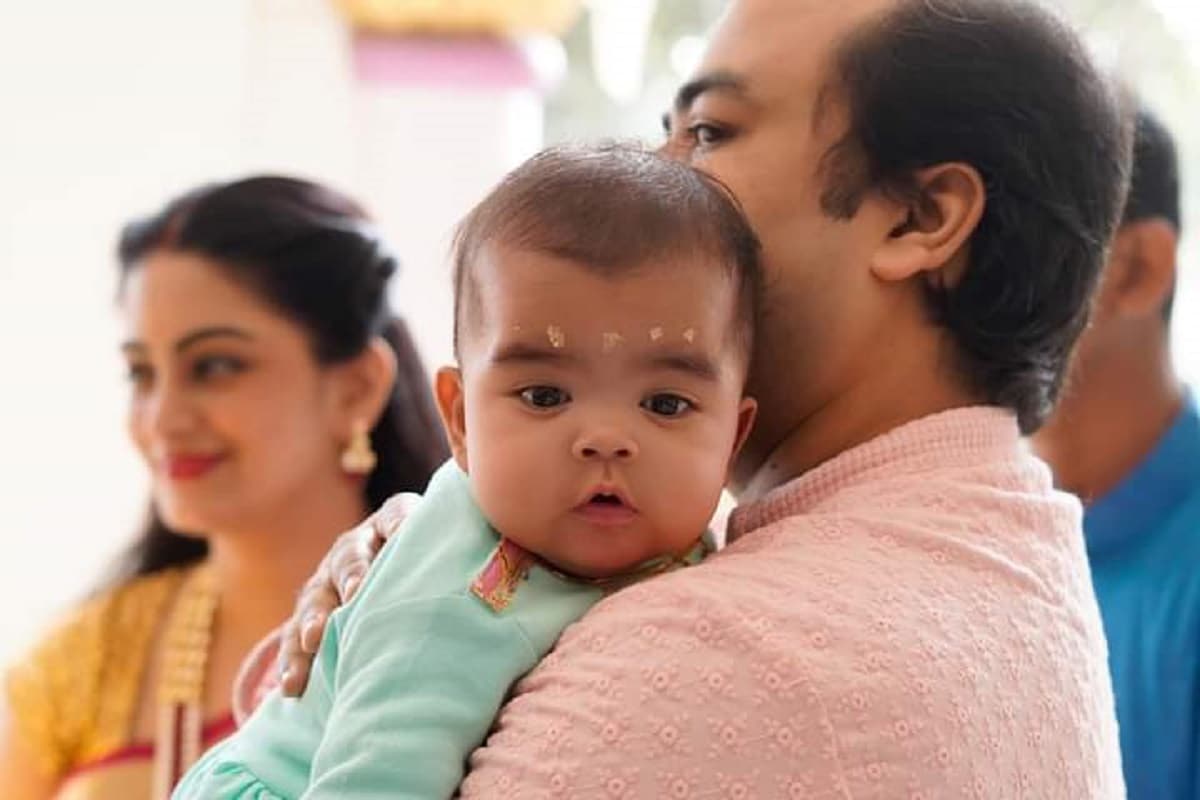 গুয়াহাটিতেই মেয়ের অন্নপ্রাশনের অনুষ্ঠান করলেন অঙ্কিতা ৷ যেহেতু বেশিরভাগ আত্মীয় স্বজন কলকাতাতেই থাকেন ৷ ছবি সৌজন্যে ফেসবুক ৷ গুয়াহাটিতেই মেয়ের অন্নপ্রাশনের অনুষ্ঠান করলেন অঙ্কিতা ৷ যেহেতু বেশিরভাগ আত্মীয় স্বজন কলকাতাতেই থাকেন ৷ ছবি সৌজন্যে ফেসবুক ৷