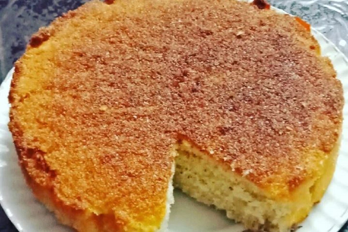 কোকোনাট কেক- কোকোনাট কেক-কে বাথ কেক (Baath Cake) বলেও ডাকা হয়। গোয়ার জনপ্রিয় রেসিপি এটি। এই কেক তৈরি করতে ডিম, সুগার পাউডার, ময়দা, বাটার, ভ্যানিলা, সুজি, দুধ ও নারকেল লাগে। সঙ্গে আমন্ডও দেওয়া হয়। কেকটির বেকিংয়ে প্রায় ৩০ মিনিট সময় লাগে। কোকোনাট কেক- কোকোনাট কেক-কে বাথ কেক (Baath Cake) বলেও ডাকা হয়। গোয়ার জনপ্রিয় রেসিপি এটি। এই কেক তৈরি করতে ডিম, সুগার পাউডার, ময়দা, বাটার, ভ্যানিলা, সুজি, দুধ ও নারকেল লাগে। সঙ্গে আমন্ডও দেওয়া হয়। কেকটির বেকিংয়ে প্রায় ৩০ মিনিট সময় লাগে।