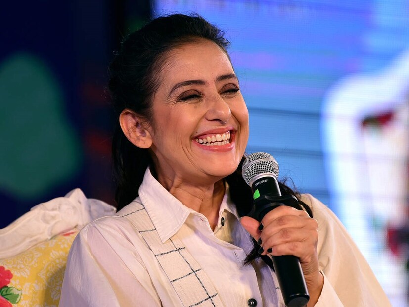• মনীষা কৈরালা- ক্যান্সারের সঙ্গে লড়াইয়ে জিতে ফিরেছেন মণীষা কৌরালার ৷ ওভারিয়ান ক্যান্সারে আক্রান্ত হন তিনি ৷ দীর্ঘদিন ধরে চলে চিকিৎসা ৷ প্রায় বছর দুয়েক তিনি বলিউড থেকে দূরে ছিলেন, তবে কখনই ভক্তদের মন থেকে মুছে যাননি ৷ এখন তাঁর এই লড়াই অনেককেই অনুপ্রেরণা জোগায় ৷