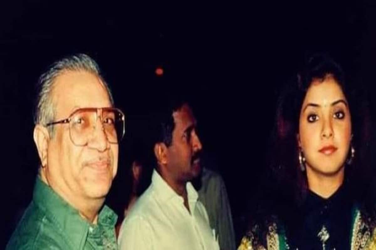 •দিব্যার মায়ের একটি পুরনো সাক্ষাৎকারে উঠে আসে যে, দিব্যার বিয়ের বেশ কিছুদিন পর তাঁর বাবা ওম প্রকাশ ভারতী মেয়ের বিয়ের খবর পান৷ এবং আশ্চর্যের ব্যাপার, বিয়ের পরও তথ্য গোপন করে বাবা-মায়ের সঙ্গেই থাকতেন দিব্যা৷ কোনও ভাবেই মেয়ে যে বিবাহিত, তা বুঝতে পারেননি বাবা৷ যদিও মা সব কথাই জানতেন৷ •দিব্যার মায়ের একটি পুরনো সাক্ষাৎকারে উঠে আসে যে, দিব্যার বিয়ের বেশ কিছুদিন পর তাঁর বাবা ওম প্রকাশ ভারতী মেয়ের বিয়ের খবর পান৷ এবং আশ্চর্যের ব্যাপার, বিয়ের পরও তথ্য গোপন করে বাবা-মায়ের সঙ্গেই থাকতেন দিব্যা৷ কোনও ভাবেই মেয়ে যে বিবাহিত, তা বুঝতে পারেননি বাবা৷ যদিও মা সব কথাই জানতেন৷