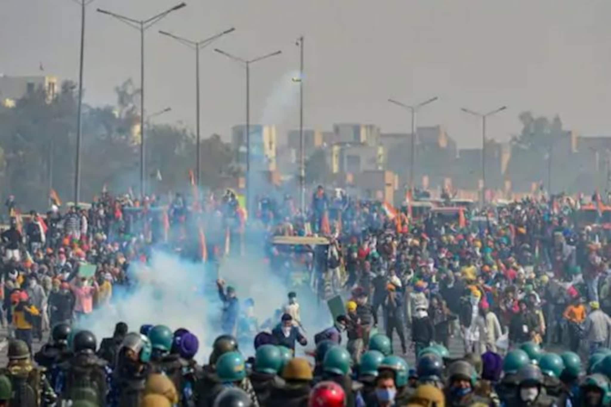 'কৃষক গণহত্যা' হ্যাশট্যাগ ব্যবহার! টুইটারকে কড়া হুঁশিয়ারি কেন্দ্রের