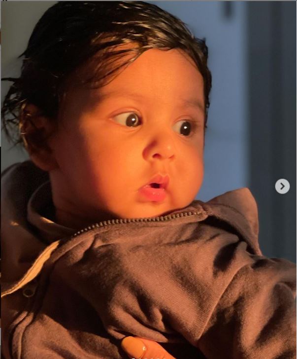 অনেকে তো ইউভানকে টলিউডের তৈমুর নাম দিয়েছেন ৷ কেননা, যেদিন থেকে শুভশ্রীর কোল আলো করে ইউভান এসেছে, সেদিন থেকেই সোশ্যাল মিডিয়ায় তার নানা আদুরে পোস্ট দেখতে মুখিয়ে থাকেন নেটিজেনরা৷ অনেকে তো ইউভানকে টলিউডের তৈমুর নাম দিয়েছেন ৷ কেননা, যেদিন থেকে শুভশ্রীর কোল আলো করে ইউভান এসেছে, সেদিন থেকেই সোশ্যাল মিডিয়ায় তার নানা আদুরে পোস্ট দেখতে মুখিয়ে থাকেন নেটিজেনরা৷