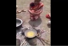 সতীত্ব পরীক্ষা করতে ফুটন্ত তেলের মধ্যে স্ত্রী’র হাত ডুবিয়ে দিল স্বামী!