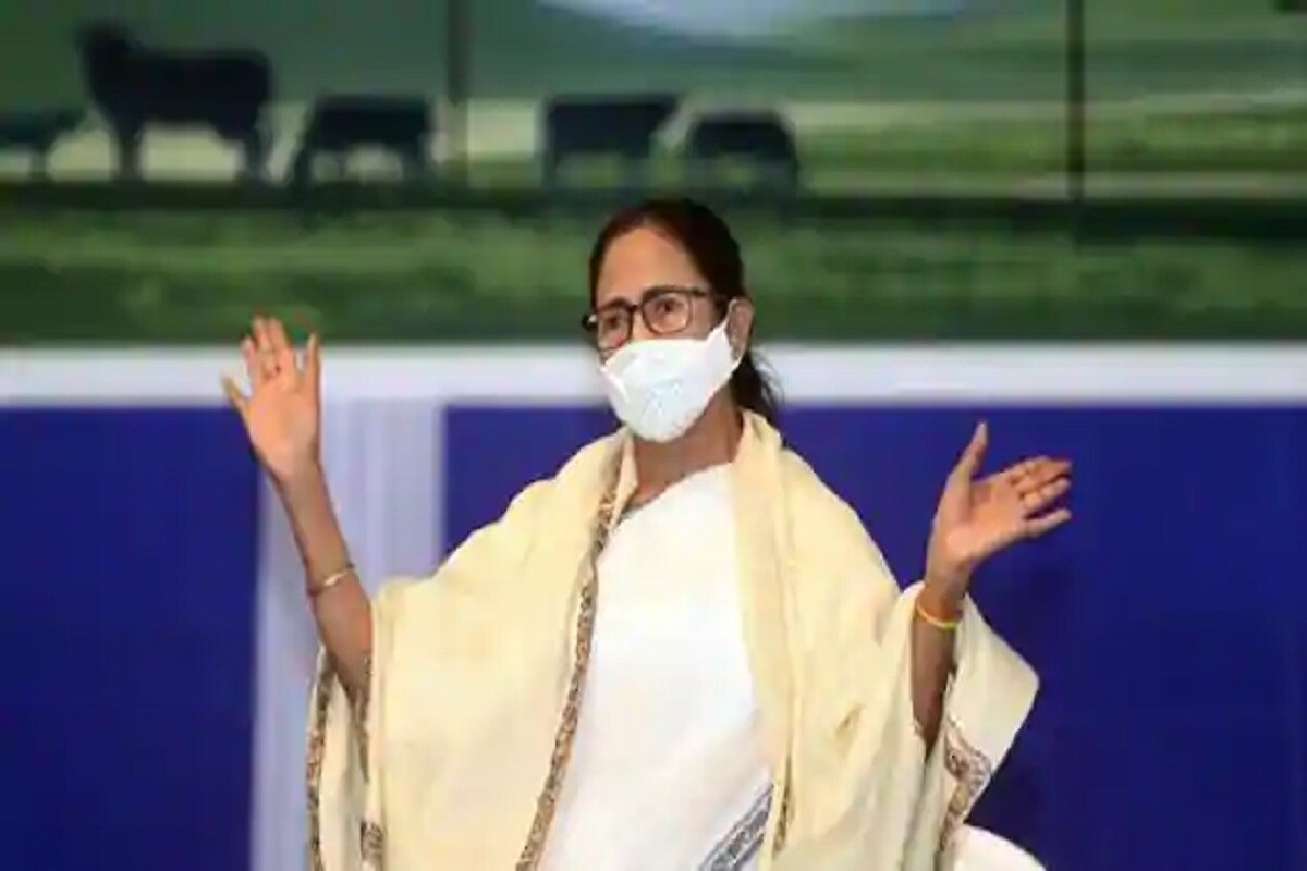 সবমিলিয়ে বিধানসভা নির্বাচনের আগে উত্তরবঙ্গ এখন তৃণমূলের মাথাব্যথার অন্যতম কারণ৷ হারানো জমি পুনরুদ্ধার করতে তাই চার দিনের উত্তরবঙ্গ সফরে গিয়েছেন মুখ্যমন্ত্রী মমতা বন্দ্যোপাধ্যায়৷ সবমিলিয়ে বিধানসভা নির্বাচনের আগে উত্তরবঙ্গ এখন তৃণমূলের মাথাব্যথার অন্যতম কারণ৷ হারানো জমি পুনরুদ্ধার করতে তাই চার দিনের উত্তরবঙ্গ সফরে গিয়েছেন মুখ্যমন্ত্রী মমতা বন্দ্যোপাধ্যায়৷