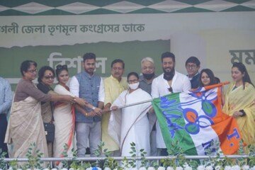 সায়নী-কাঞ্চন-মানালি সহ একঝাঁক তারকা তৃণমূলে! পতাকা হাতে নিয়ে কে কী বার্তা দিলেন