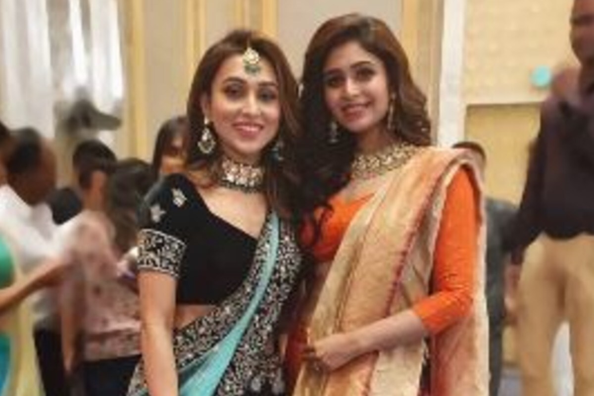মিমির আরও এক কাছের বান্ধবী ঋতাভরী চক্রবর্তী। তিনিও একটি ছবি শেয়ার করে ক্যাপশনে লেখেন, হ্যাপিয়েস্ট বার্থডে গরজাস। তুমি একজন শক্তিশালী মহিলা এবং আমি তোমার সঙ্গে আছি সব সময়ে। সেটা তুমি জানো। আরও সুন্দর ছবি, শ্যুট ও পোষ্যছানাদের জন্য আগাম শুভেচ্ছা। মিমির আরও এক কাছের বান্ধবী ঋতাভরী চক্রবর্তী। তিনিও একটি ছবি শেয়ার করে ক্যাপশনে লেখেন, হ্যাপিয়েস্ট বার্থডে গরজাস। তুমি একজন শক্তিশালী মহিলা এবং আমি তোমার সঙ্গে আছি সব সময়ে। সেটা তুমি জানো। আরও সুন্দর ছবি, শ্যুট ও পোষ্যছানাদের জন্য আগাম শুভেচ্ছা।