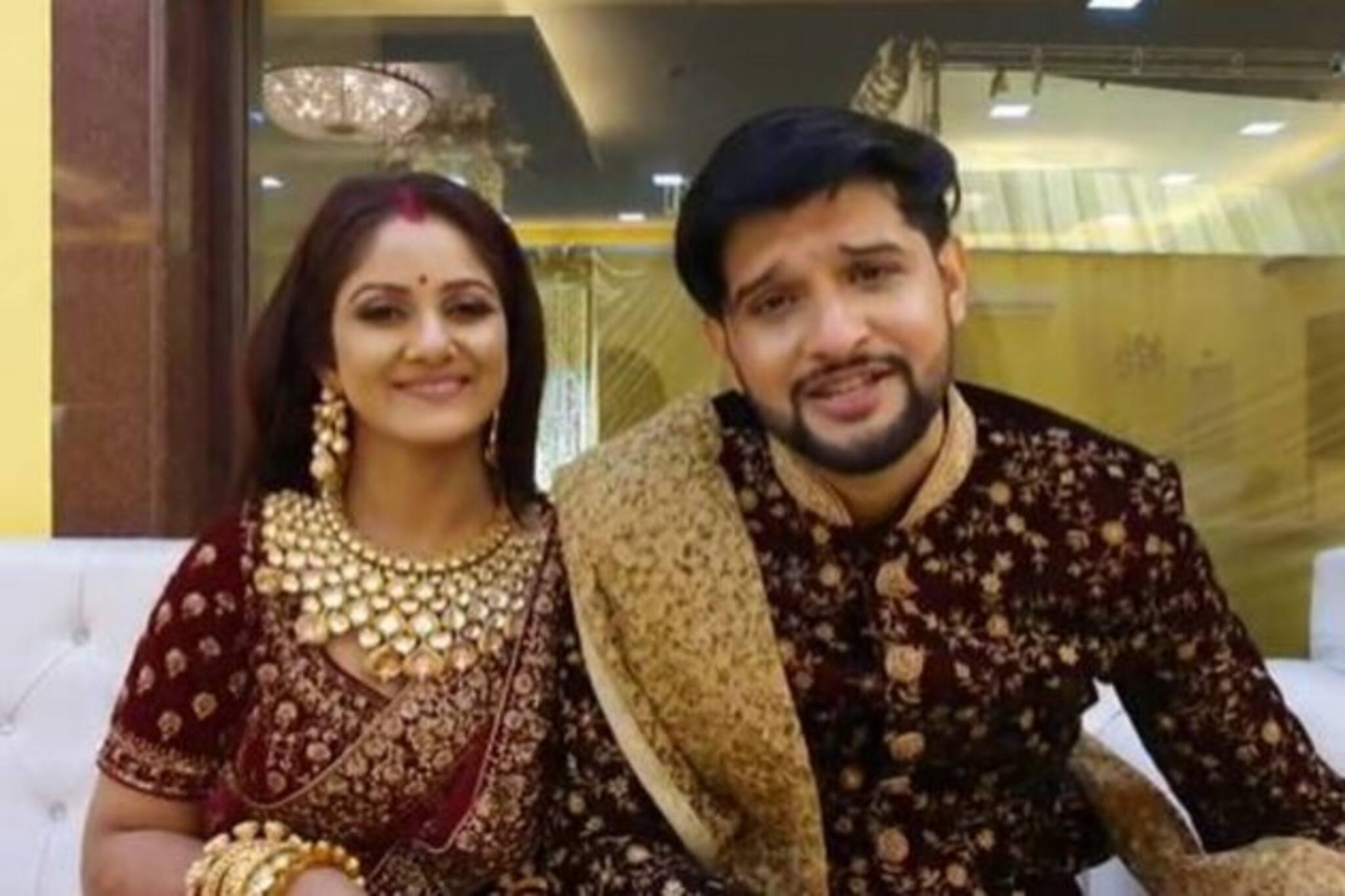 প্রেম দিবসে নীল-তৃণার রিসেপশনে চাঁদের হাট! পরস্পরকে বাঁধলেন বাহুডোরে, দেখুন ভিডিও