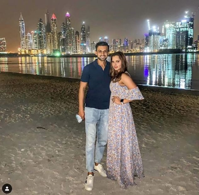 যার অর্থ, এই ব্যক্তিকে জন্মদিনের শুভেচ্ছা, যার সঙ্গে আমি বাঁচতে পারিনা, যাকে ছাড়াও আমি বাঁচতে পারি না৷ সামনের বছর, মাস, দিনে সেরা সময়টা কাটাও৷ তুমি অনুশীলন থেকে ফিরে এলেও এটা বলতে পারতাম, কিন্তু যেরকম বলে না আজ জন্মদিন আর গ্রামে শুভেচ্ছা না জানালে সেটা পূর্ণ নয়৷  Photo Courtesy- Instagram