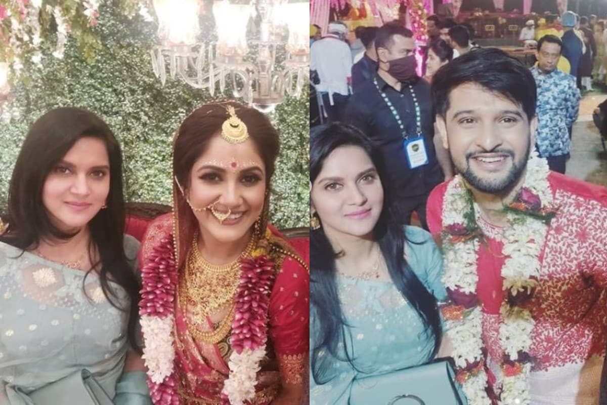 এদিন স্পেশাল গেস্টের মধ্যে ছিলেন পরিচালক সৃজিত মুখোপাধ্য়ায় ও তাঁর স্ত্রী অভিনেত্রী রফিয়াদ রশিদ মিথিলা। হালকা সাজেই এদিন নজর কেড়েছেন মিথিলা। তাঁর শাড়ির সংগ্রহ প্রায়ই তাক লাগায়। এদিন হালকা আকাশি রঙের ঢাকাই জামদানি পরেছিলেন তিনি। সঙ্গে একেবারে ম্যাচিং ব্যাগ। গলায় ও কানে ছিল হালকা সোনার গয়না। এদিন স্পেশাল গেস্টের মধ্যে ছিলেন পরিচালক সৃজিত মুখোপাধ্য়ায় ও তাঁর স্ত্রী অভিনেত্রী রফিয়াদ রশিদ মিথিলা। হালকা সাজেই এদিন নজর কেড়েছেন মিথিলা। তাঁর শাড়ির সংগ্রহ প্রায়ই তাক লাগায়। এদিন হালকা আকাশি রঙের ঢাকাই জামদানি পরেছিলেন তিনি। সঙ্গে একেবারে ম্যাচিং ব্যাগ। গলায় ও কানে ছিল হালকা সোনার গয়না।