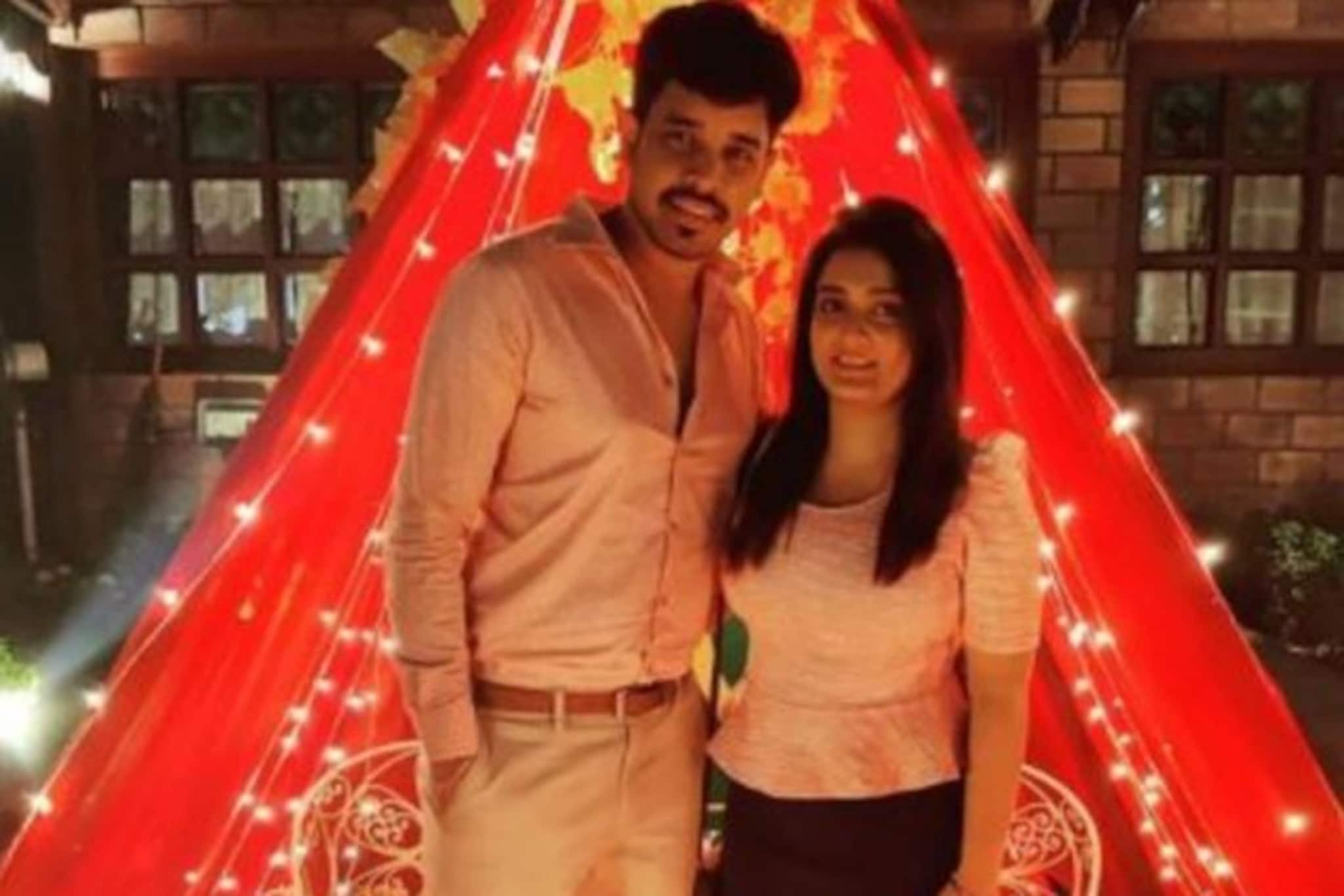 বিয়ের পরে প্রথম ভ্যালেন্টাইনস ডে! রোম্যান্টিক ডেট নাইটে একান্তে ত্বরিতা-সৌরভ