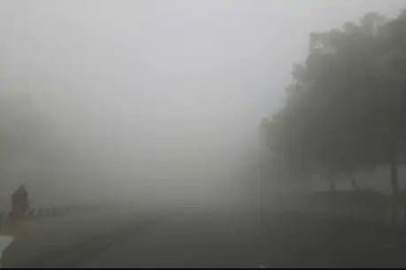 উত্তর ভারতের বিভিন্ন জায়গায় কুয়াশা জারি থাকবে৷ চক্রবর্তী হাওয়ার কারণে মধ্যপ্রদেশের বিভিন্ন এলাকায় বৃষ্টি হবে৷ ছত্তিশগড়েও একই ছবি সেখানেও রয়েছে বৃষ্টির সম্ভবনা৷