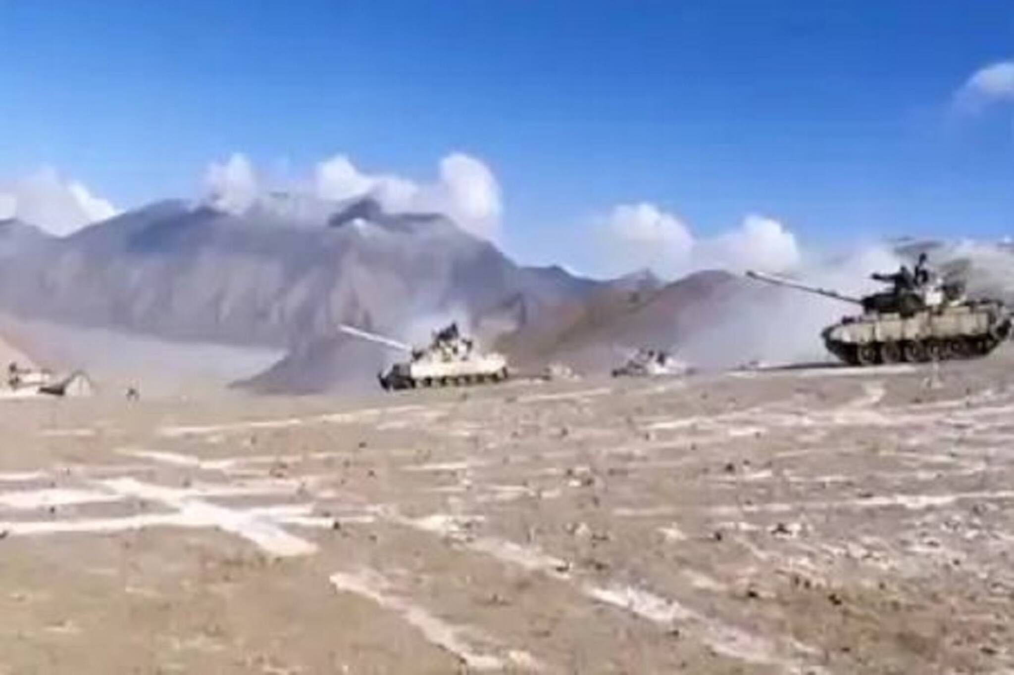 India China FaceOff প্রকৃত নিয়ন্ত্রণ রেখে থেকে তড়িঘড়ি সরছে চিনা সেনা, কারণ...