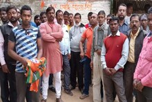 আদি ভার্সেস নব বিজেপির কোন্দল প্রকাশ্যে, আলাদা প্রতীকে লড়াইয়ের হুমকি!