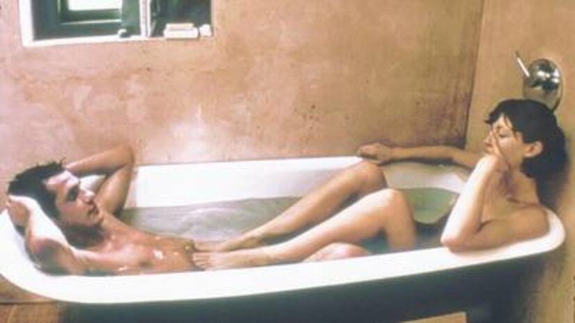 নাইন সংগস: ২০০৪ সাললে মুক্তিপ্রাপ্ত এই ছবিটির লেখক ও পরিচালক মাইকেল উইন্টারবটম।