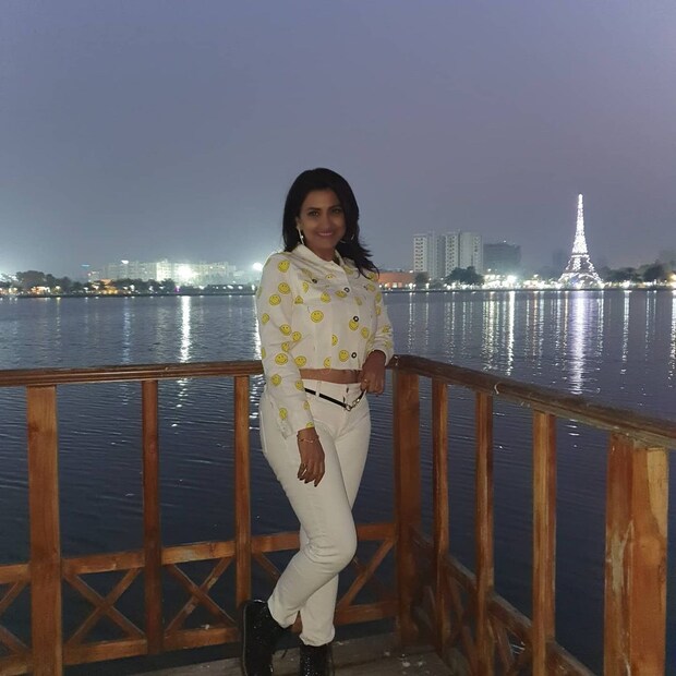 *আনলক পর্ব শুরু হওয়ার পর থেকেই সমস্ত বিধি মেনে 'দিদি নম্বর ১'-র শুটিং করছিলেন রচনা। ইতিমধ্যেই শতাধিক পড়বের শুটিং সেরে ফেলেছেন তিনি। ছবি: ইনস্টাগ্রাম। 