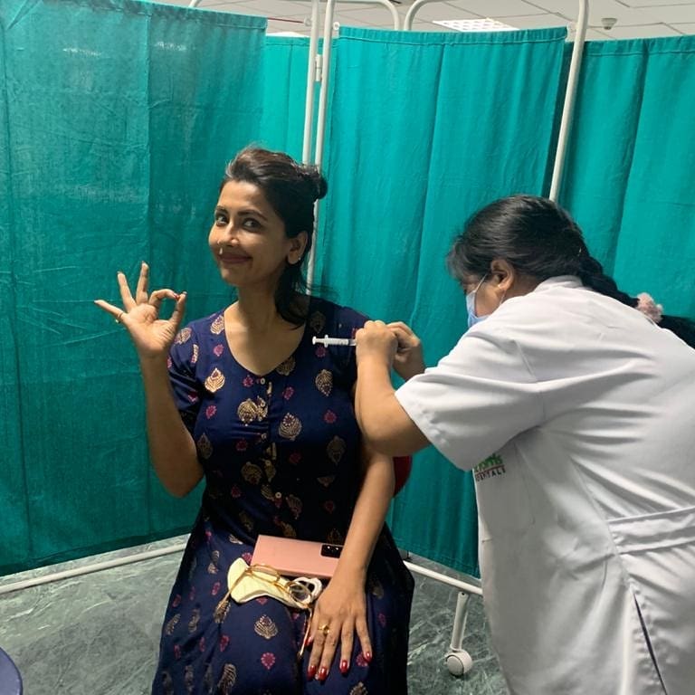 *ক্যাপশনে রচনা আরও লিখেছেন, *ক্যাপশনে রচনা আরও লিখেছেন,