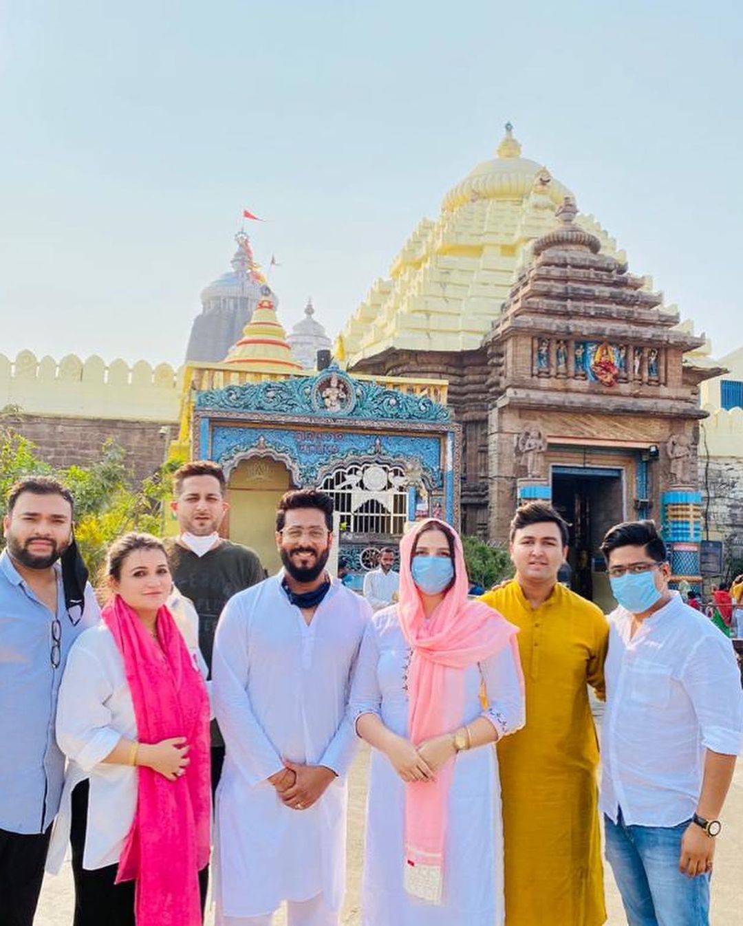 *বর্তমানে আরবানা-তে থাকলেও রাজের আদি বাড়ি হালিশহরে। দিন কয়েক আগে সেই বাড়িতেই ছোট্ট ইউভানের অন্নপ্রাশন হয়েছে মহাসাড়ম্বরে। ছবিঃ ইনস্টাগ্রাম। *বর্তমানে আরবানা-তে থাকলেও রাজের আদি বাড়ি হালিশহরে। দিন কয়েক আগে সেই বাড়িতেই ছোট্ট ইউভানের অন্নপ্রাশন হয়েছে মহাসাড়ম্বরে। ছবিঃ ইনস্টাগ্রাম।
