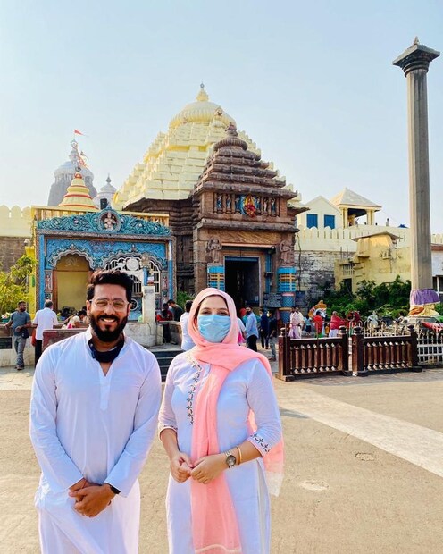 *ওয়াকিবহাল মহলের দাবি, প্রার্থী রাজ নির্বাচনে জয় নিশ্চিত করতে জগন্নাথ দেবের আশীর্বাদ নিতে পৌঁছে গিয়েছেন পুরী মন্দিরে। তবে সঙ্গে ইউভানকে দেখা যায়নি। ছবিঃ ইনস্টাগ্রাম।