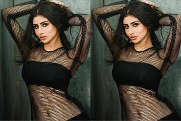 Mouni Roy: স্ট্রাইপ টু-পিসে স্পষ্ট শারীরিক কাঠামো, গোলাপ ছাপা শাড়িতে তোলপাড়