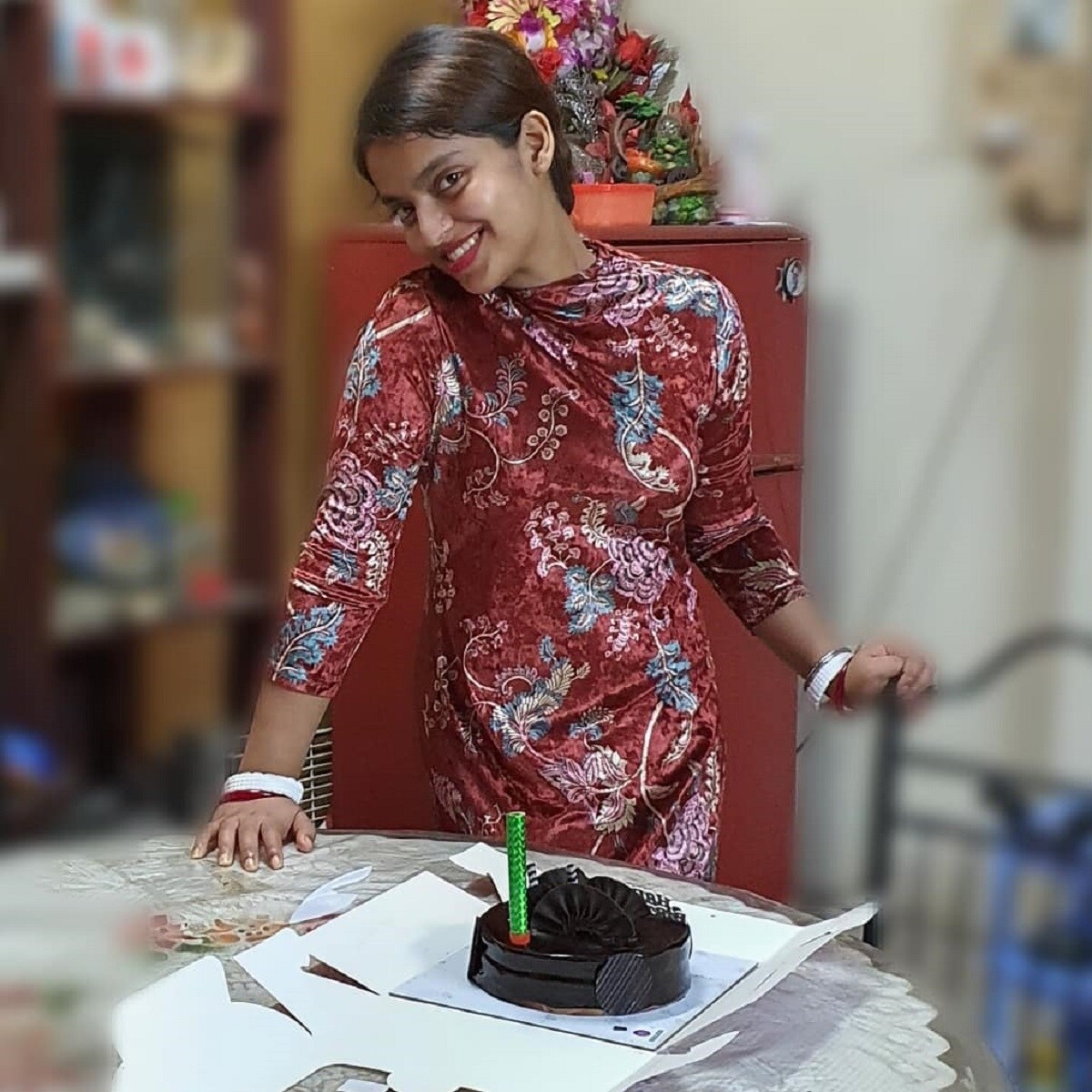 •এটা আমার জন্মদিনের ছবি৷ তখন আমি ১ মাসের গর্ভবতী৷ তবে সেই কথা আমি আর রাজা ছাড়া কেউ জানত না৷ তাই মধুবনীর এই জন্মদিন যে বিশেষ তা আর বলার অপেক্ষা থাকে না৷ এবং সেই সময় তাঁকে দেখেও বোঝার উপায় নেই যে তিনি গর্ভবতী৷ •এটা আমার জন্মদিনের ছবি৷ তখন আমি ১ মাসের গর্ভবতী৷ তবে সেই কথা আমি আর রাজা ছাড়া কেউ জানত না৷ তাই মধুবনীর এই জন্মদিন যে বিশেষ তা আর বলার অপেক্ষা থাকে না৷ এবং সেই সময় তাঁকে দেখেও বোঝার উপায় নেই যে তিনি গর্ভবতী৷