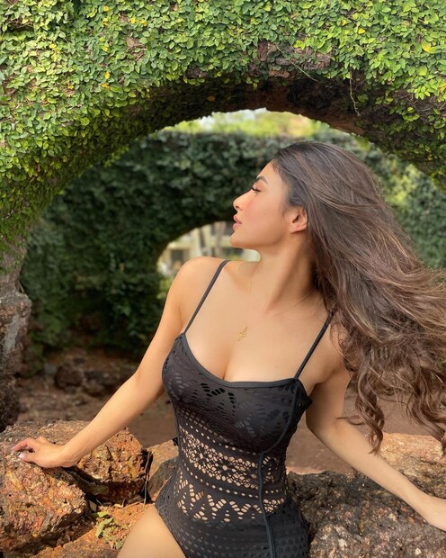 তাঁর ছবিগুলি আগের থেকে ঝড় তুলেছে ৷ ছবি সৌজন্যে ইনস্টাগ্রাম ৷