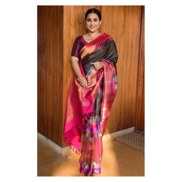 কাঞ্জিভরম শাড়িতে খুব ভাল লাগছে বিদ্যা বলনকে ৷ ফ্লোর লেংথ আনারকলি শাড়িতে এক আলাদা অনুভূতির সৃষ্টি করেছে ৷ ছবি সৌজন্যে ইনস্টাগ্রাম ৷