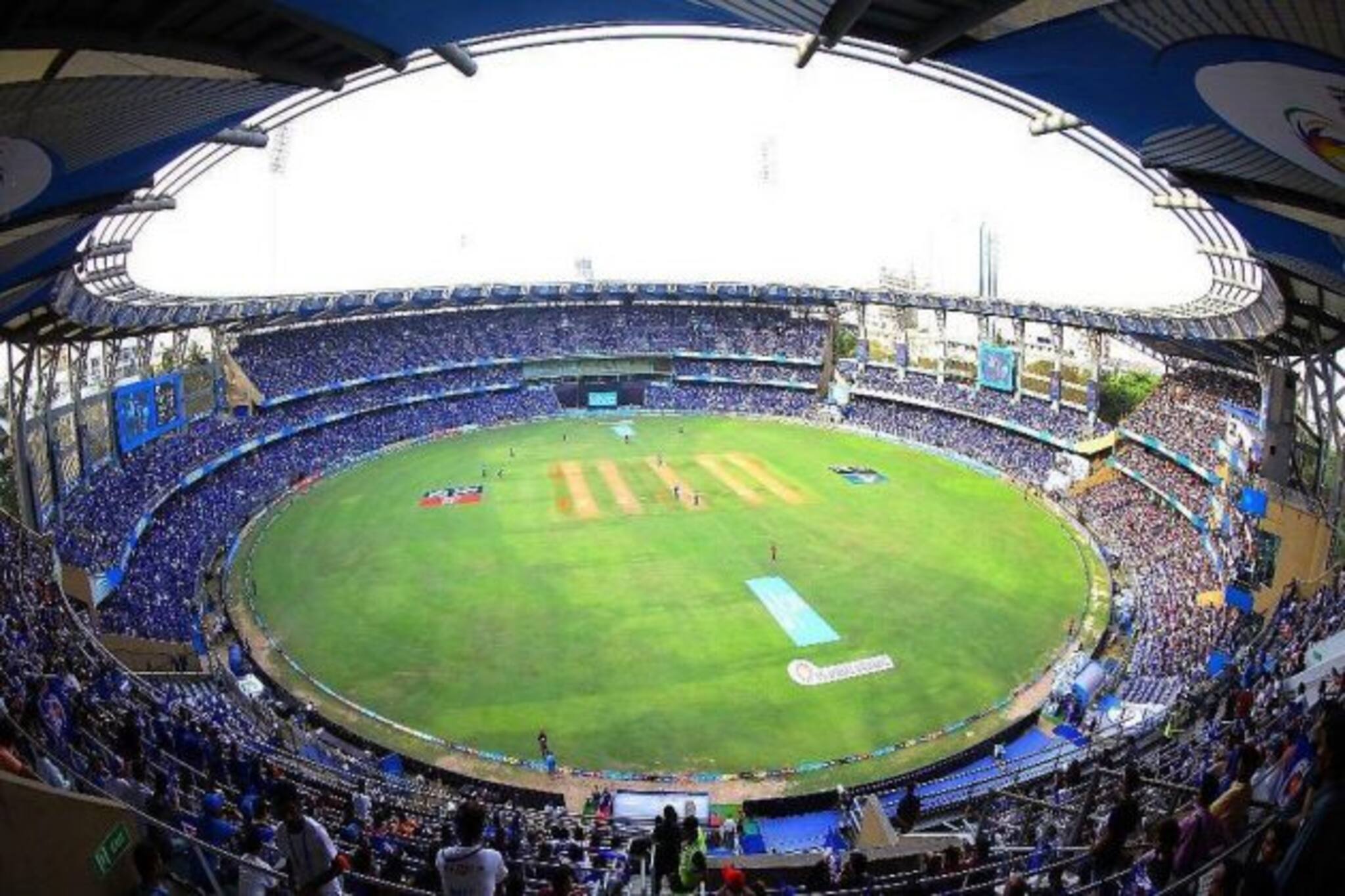 IPL 2021: করোনার দাপটে মুম্বই থেকে সরতে পারে টুর্নামেন্ট! বিকল্প ভেন্যু কোনগুলি?
