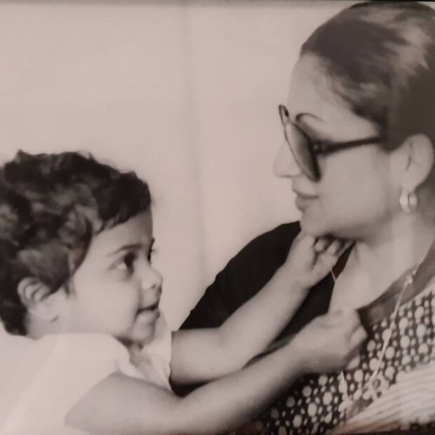 মা শর্মিলা ঠাকুরের সঙ্গে সাবা ৷ ছবি সৌজন্যে ইনস্টাগ্রাম ৷