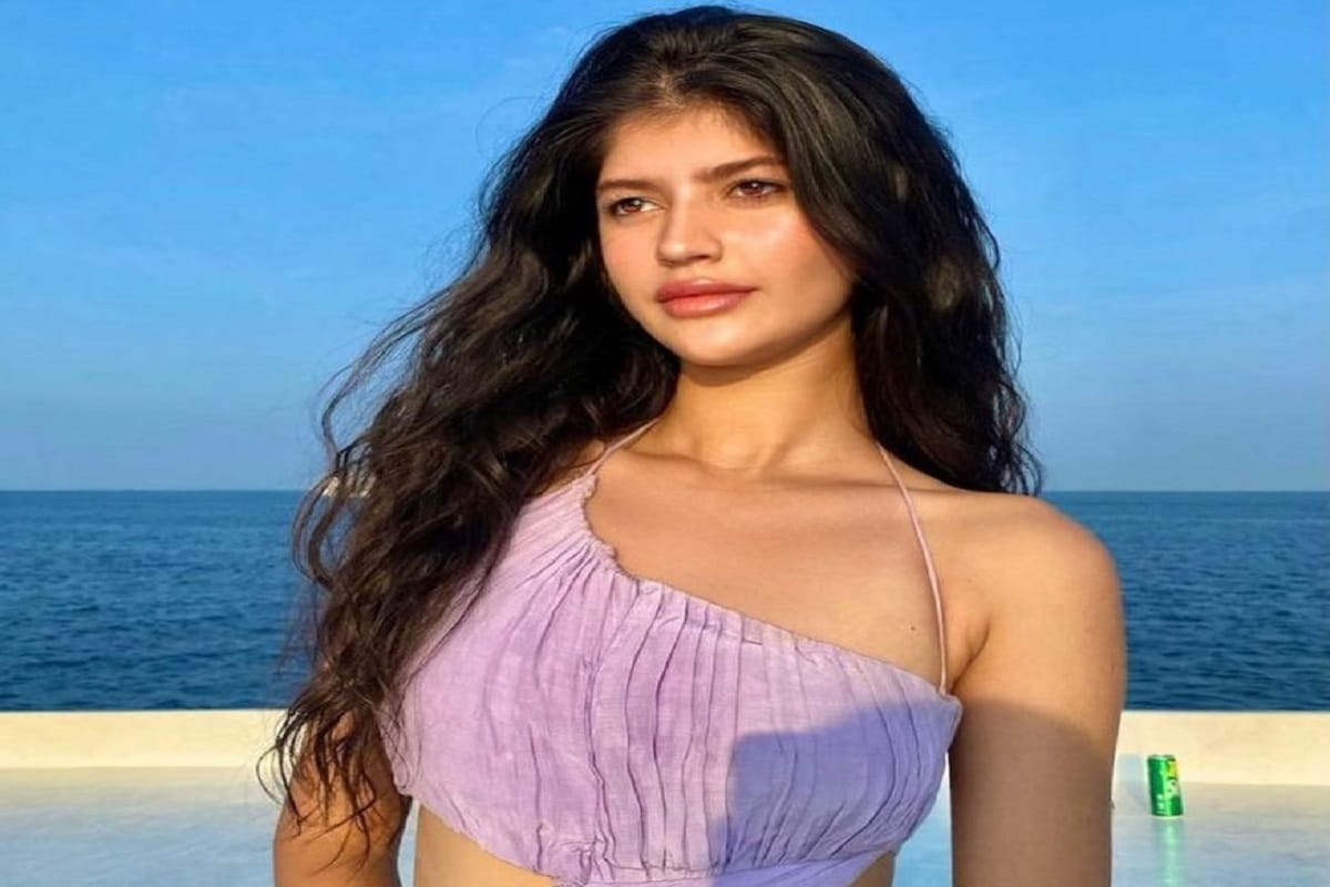 আকর্ষণীয় কোমর রূপে লাবণ্যে ভরপুর ৷ সোশ্যাল মিডিয়ায় ঝড় তুলেছেন ৷ সেই ঝড়ই কাঁপাতে শুরু করেছেন ৷ অঞ্জিনি চুলের জাদুতে মজেছেন সবাই ৷ ছবি সৌজন্যে ইনস্টাগ্রাম ৷ আকর্ষণীয় কোমর রূপে লাবণ্যে ভরপুর ৷ সোশ্যাল মিডিয়ায় ঝড় তুলেছেন ৷ সেই ঝড়ই কাঁপাতে শুরু করেছেন ৷ অঞ্জিনি চুলের জাদুতে মজেছেন সবাই ৷ ছবি সৌজন্যে ইনস্টাগ্রাম ৷