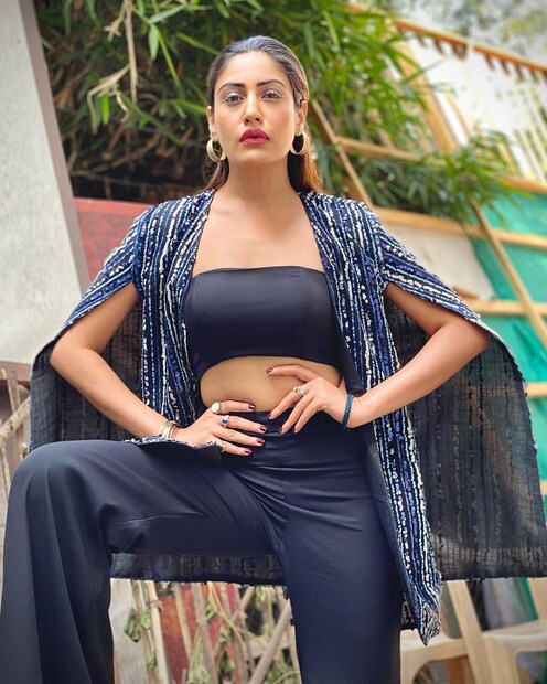 পেটখোলা পোশাকে সবার নজর কেড়েছেন সুরভি চন্দনা ৷ ছবি সৌজন্যে ইনস্টাগ্রাম ৷