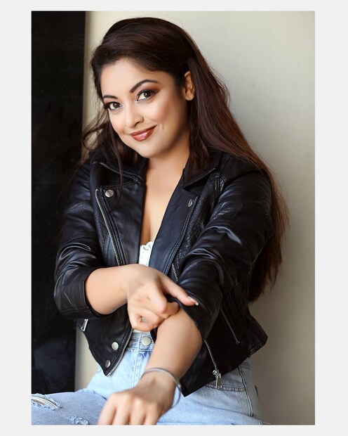 লেদার জ্যাকেটে যেন আরও মোহময়ী তনুশ্রী দত্ত ৷ ছবি সৌজন্যে ইনস্টাগ্রাম ৷