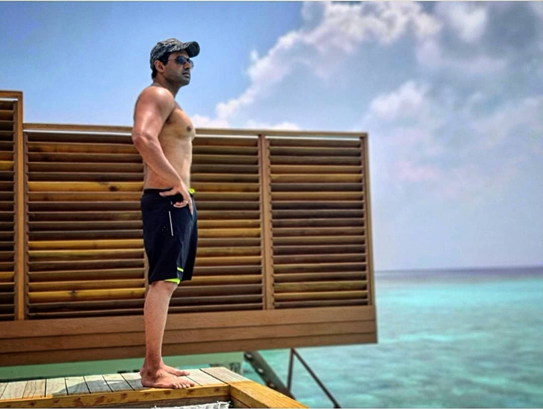 *দিন-দুয়েক আগেই অঙ্কুশ এবং ঐন্দ্রিলা মালদ্বীপে পৌঁছেছেন। মালদ্বীপ মানেই জল আর জল। তাই তাঁদের ওয়াটার ভিলা থেকে তোলা একাধিক ছবি এবং ভিডিও দু'জনেই তাঁদের সোশ্যাল মিডিয়া হ্যান্ডেলে শেয়ার করেছেন। ছবিঃ ইনস্টাগ্রাম। *দিন-দুয়েক আগেই অঙ্কুশ এবং ঐন্দ্রিলা মালদ্বীপে পৌঁছেছেন। মালদ্বীপ মানেই জল আর জল। তাই তাঁদের ওয়াটার ভিলা থেকে তোলা একাধিক ছবি এবং ভিডিও দু'জনেই তাঁদের সোশ্যাল মিডিয়া হ্যান্ডেলে শেয়ার করেছেন। ছবিঃ ইনস্টাগ্রাম।