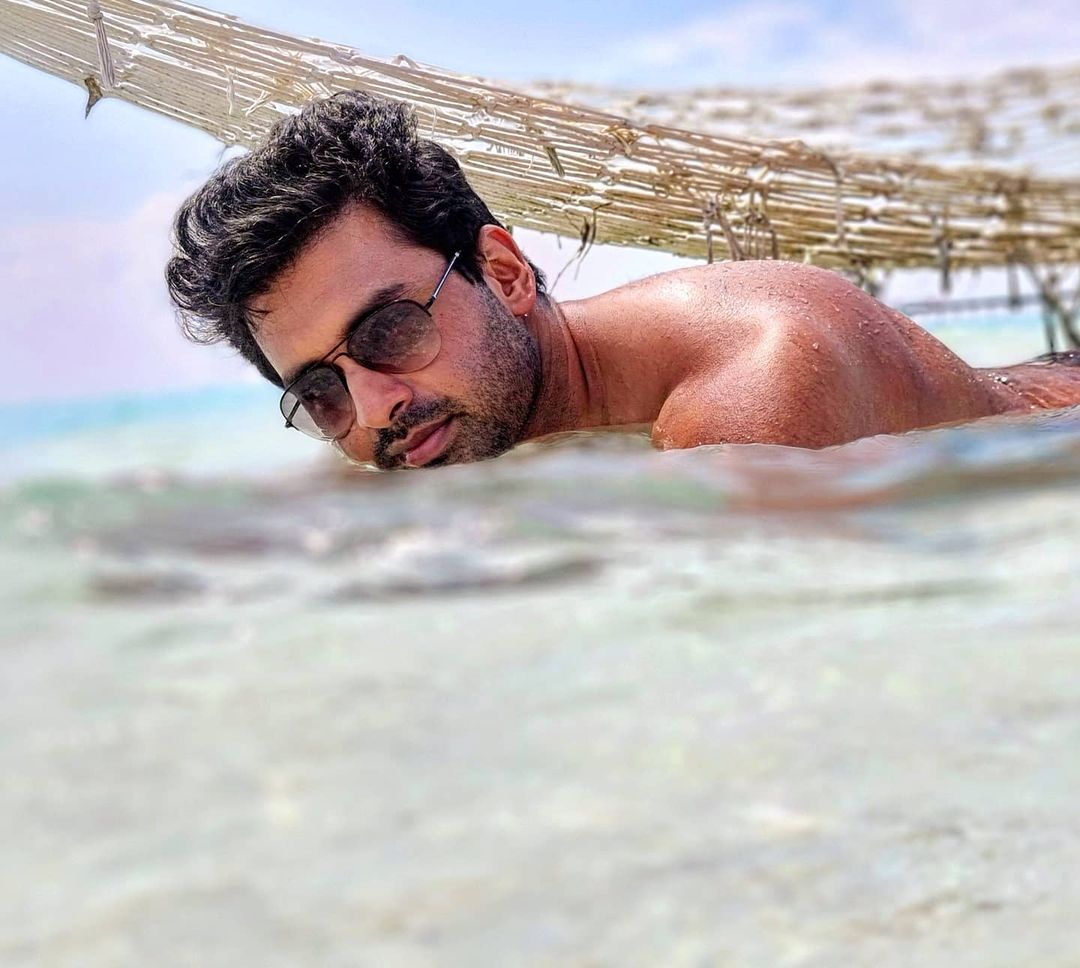 *কিছুদিন আগেই ঐন্দ্রিলা সোশ্যাল মিডিয়ায় লিখেছিলেন, নতুন কিছু শুরুর দিকে তাকিয়ে আছি। এই স্টেটাস দেখে অনেকেই অনেক কিছু অনুমান করেছিলেন। তবে তিনি যে এ রকম কিছু চমক দিতে চলেছেন তা বোধহয় কেউ আন্দাজও করতে পারেননি। ছবিঃ ইনস্টাগ্রাম। *কিছুদিন আগেই ঐন্দ্রিলা সোশ্যাল মিডিয়ায় লিখেছিলেন, নতুন কিছু শুরুর দিকে তাকিয়ে আছি। এই স্টেটাস দেখে অনেকেই অনেক কিছু অনুমান করেছিলেন। তবে তিনি যে এ রকম কিছু চমক দিতে চলেছেন তা বোধহয় কেউ আন্দাজও করতে পারেননি। ছবিঃ ইনস্টাগ্রাম।