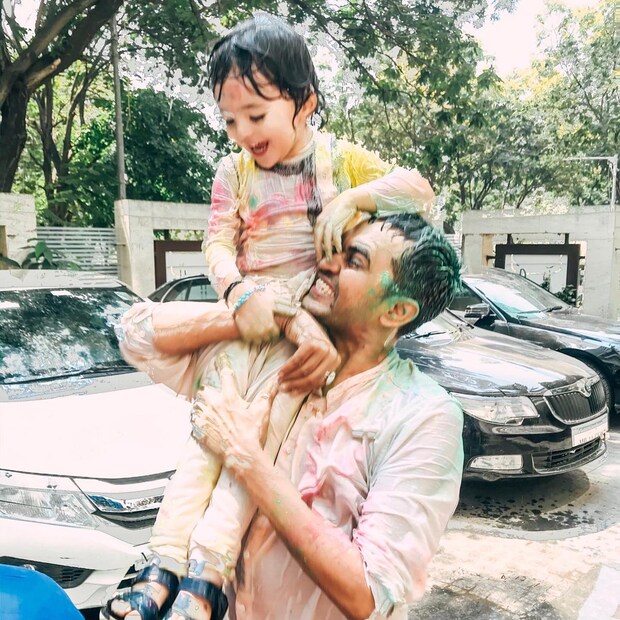 পিতা সন্তানের এক আলাদা সম্পর্ক ৷ ছবি সৌজন্যে ফেসবুক ৷