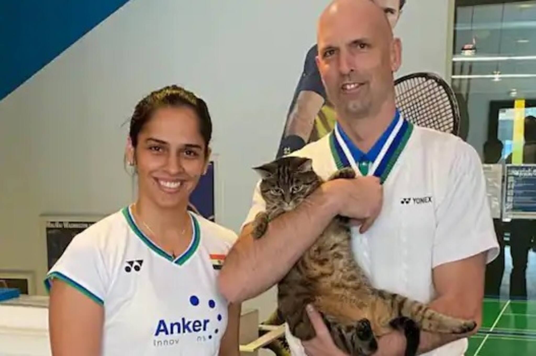 তাঁর নামেই নাম রাখা হয়েছে, সুইৎজারল্যান্ডে সেই বিড়ালের সঙ্গে সাক্ষাৎ করলেন ব্যাডমিন্টন তারকা সাইনা