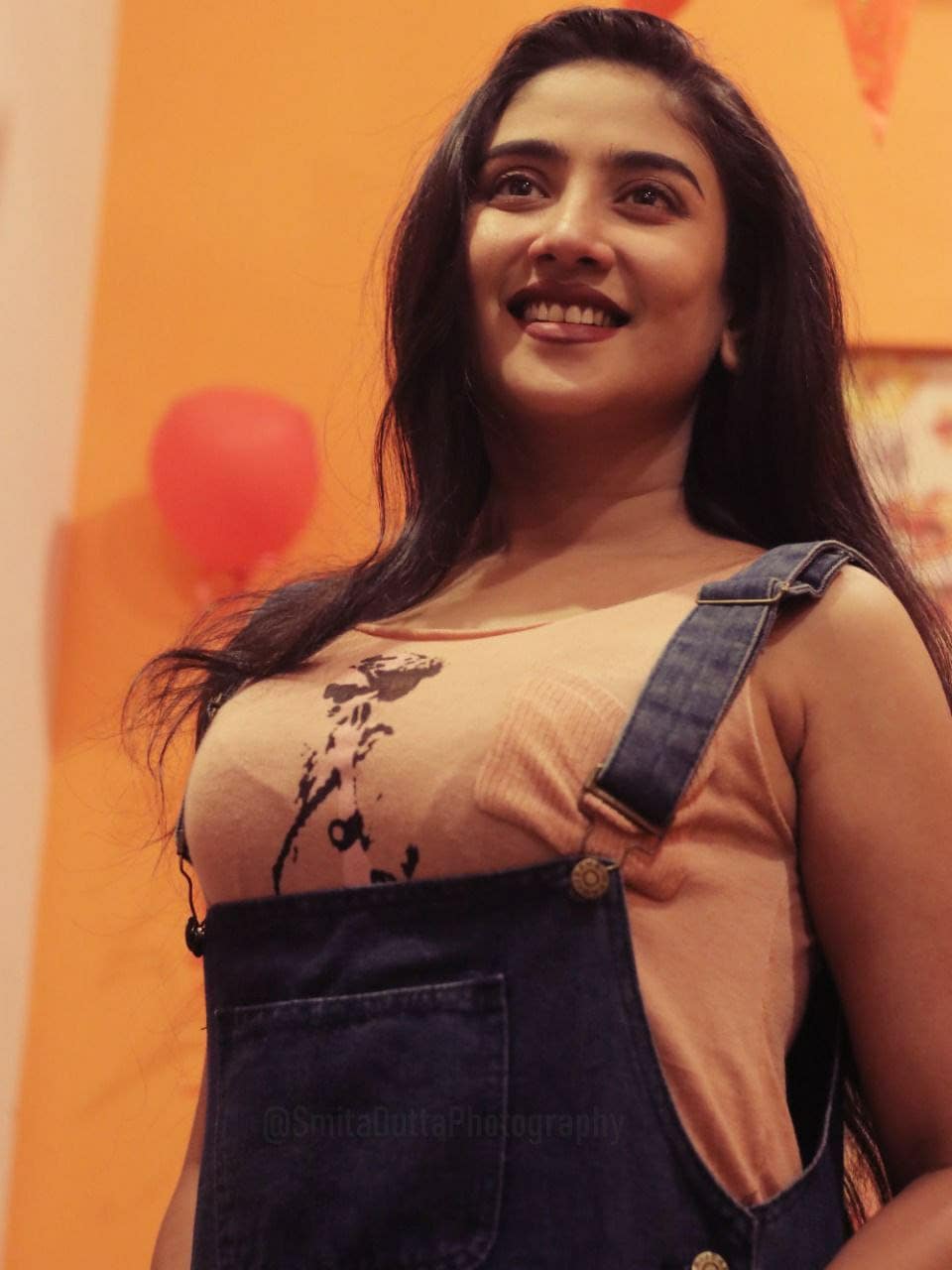 • এই প্রশ্নের উত্তর খোঁজা হয়েছে ছবির মধ্যে দিয়ে। ছবির পরতে পরতে রয়েছে সাসপেন্স। এই ছবির মুখ্য চরিত্রে অভিনয় করছেন দেবলীনা দত্ত, সুদীপ মুখোপাধ্যায়, সুদীপ্তা চক্রবর্তী, শিশু শিল্পী অদ্রিজা মুখোপাধ্যায়, বিবেক ত্রিবেদী, দেবরাজ মুখার্জী ও আরও অনেকে। • এই প্রশ্নের উত্তর খোঁজা হয়েছে ছবির মধ্যে দিয়ে। ছবির পরতে পরতে রয়েছে সাসপেন্স। এই ছবির মুখ্য চরিত্রে অভিনয় করছেন দেবলীনা দত্ত, সুদীপ মুখোপাধ্যায়, সুদীপ্তা চক্রবর্তী, শিশু শিল্পী অদ্রিজা মুখোপাধ্যায়, বিবেক ত্রিবেদী, দেবরাজ মুখার্জী ও আরও অনেকে।