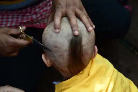 পূর্ব পাপ থেকে মুক্তি এবং সুস্বাস্থ্যের জন্য সন্তানের মুণ্ডন সংস্কার অবশ্য কর্তব্য, কোন শুভ মুহূর্তে তা করা উচিৎ