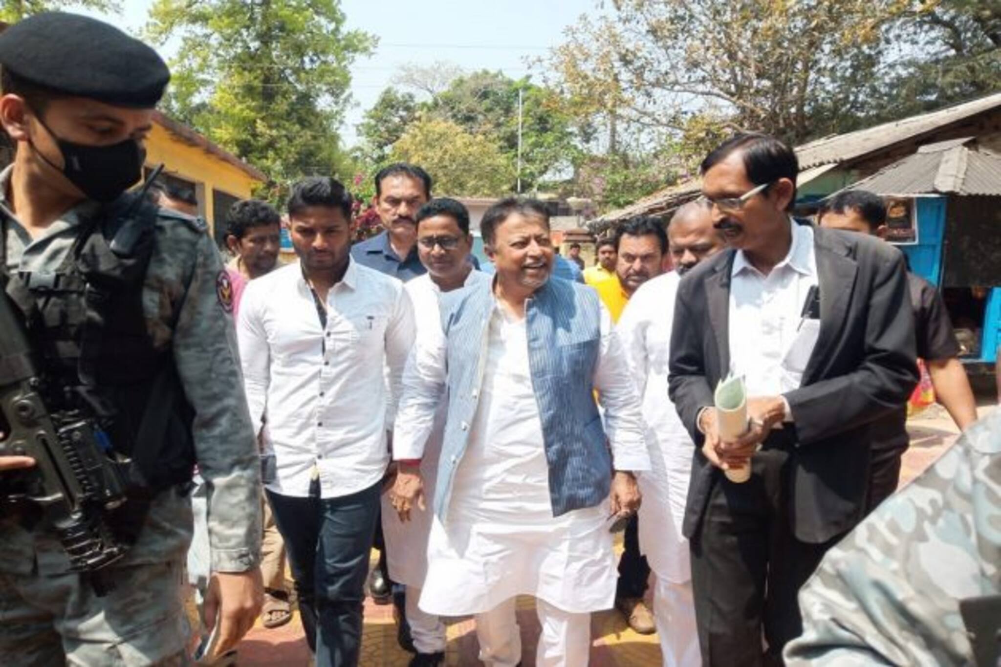 স্বাস্থ্য ব্যবস্থা নিয়ে ক্ষোভ, মুকুল রায়ের হাত ধরে বিজেপিতে একদল চিকিৎসক!