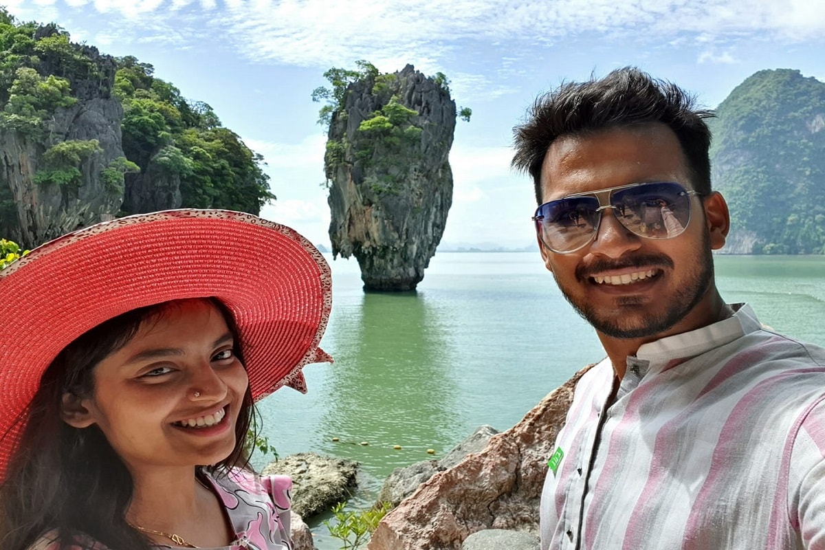 আর মাত্র স্বল্প সময়ের ব্যবধান ৷ রাজা-মধুবনীর ঘর আলো করে আসবে সন্তান ৷ তাঁর প্রতীক্ষায় রয়েছেন এই সেলিব্রিটি দম্পতি ৷ ছবি সৌজন্যে ফেসবুক ৷ আর মাত্র স্বল্প সময়ের ব্যবধান ৷ রাজা-মধুবনীর ঘর আলো করে আসবে সন্তান ৷ তাঁর প্রতীক্ষায় রয়েছেন এই সেলিব্রিটি দম্পতি ৷ ছবি সৌজন্যে ফেসবুক ৷