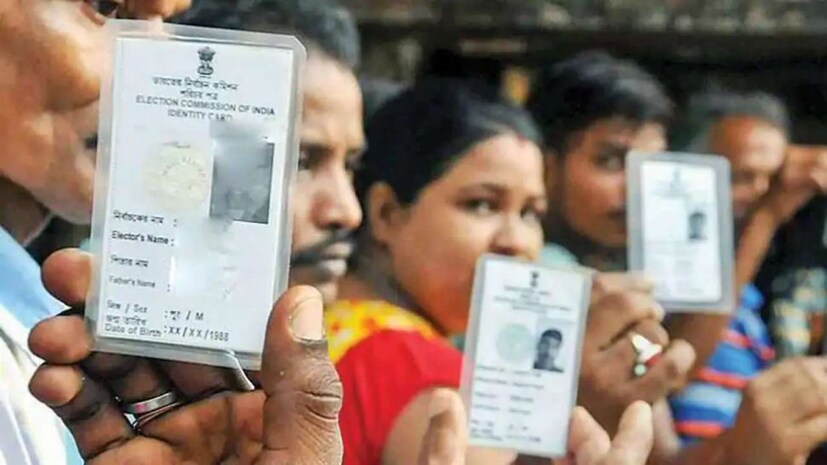 এবার রেজিস্টার করা মোবাইল নম্বরে একটা ওটিপি আসবে, সেটা ভেরিফাই করতে হবে। শেষ ধাপে এসে Download e-EPIC অপশনে ক্লিক করলে কার্ড ডাউনলোড হয়ে যাবে। চাইলে এরও একটা প্রিন্ট আউট নিয়ে রাখা যায়।