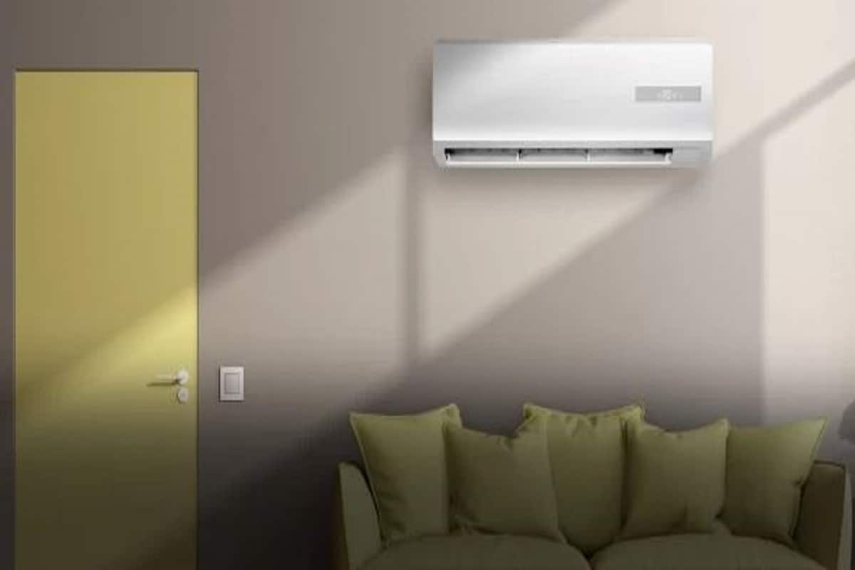 •জানা গিয়েছে যে ডাইকিন (Daikin)এয়ার কন্ডিশনার ৩ থেকে ৫ শতাংশ দামি হতে চলেছে৷ একই ভাবে প্যানাসনিক (Panasonic) এসির দাম ৬ থেকে ৮ শতাংশ বাড়তে চলেছে৷ ব্লু স্টার (Blue Star)এসির দাম বাড়বে ৩ শতাংশ হারে৷ অন্যদিকে হাইয়ার (Haier)এসির দাম ৭ থেকে ৮ শতাংশ বৃদ্ধি পাবে৷ •জানা গিয়েছে যে ডাইকিন (Daikin)এয়ার কন্ডিশনার ৩ থেকে ৫ শতাংশ দামি হতে চলেছে৷ একই ভাবে প্যানাসনিক (Panasonic) এসির দাম ৬ থেকে ৮ শতাংশ বাড়তে চলেছে৷ ব্লু স্টার (Blue Star)এসির দাম বাড়বে ৩ শতাংশ হারে৷ অন্যদিকে হাইয়ার (Haier)এসির দাম ৭ থেকে ৮ শতাংশ বৃদ্ধি পাবে৷