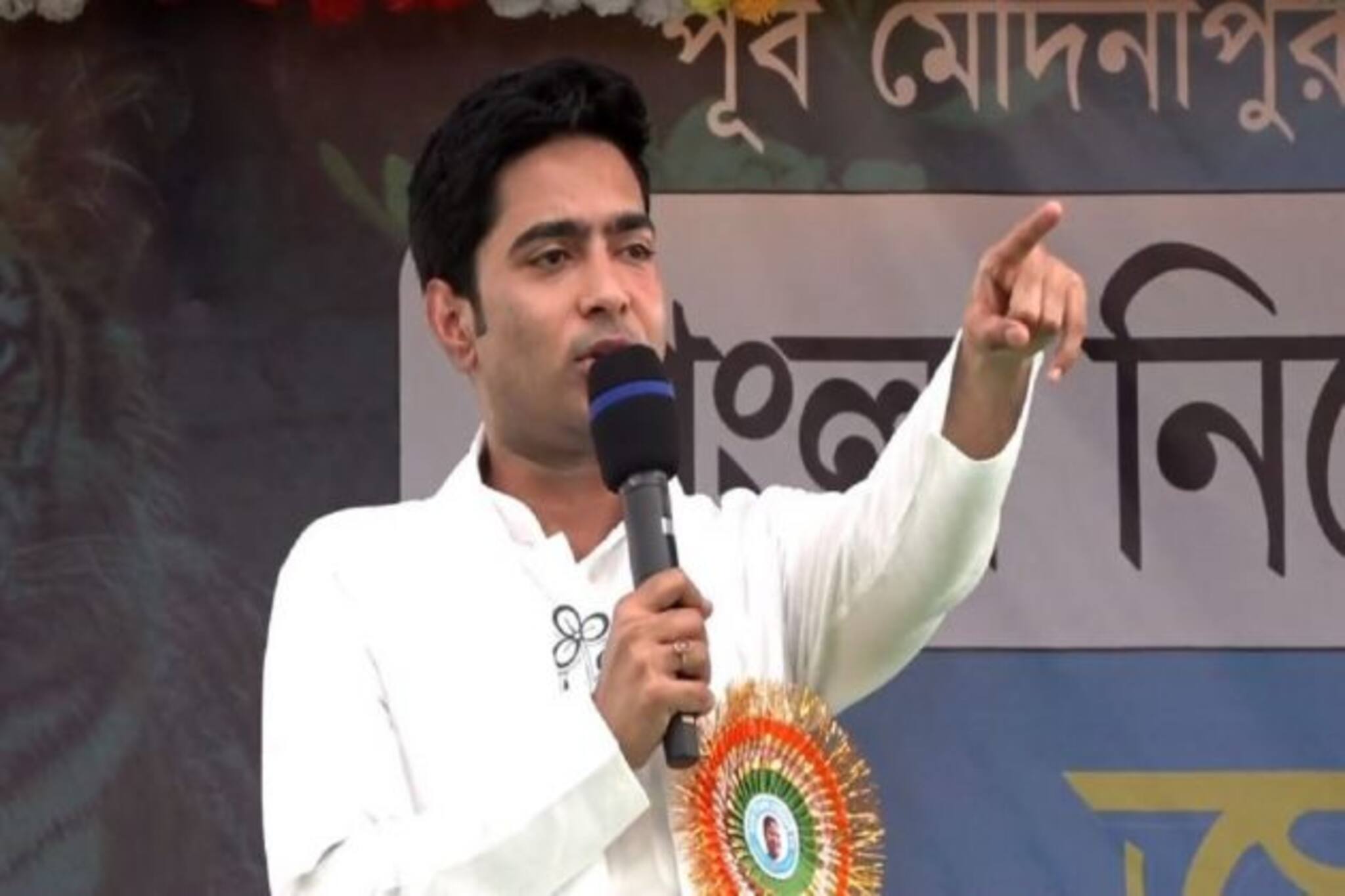 Abhishek Banerjee: বিজেপির অডিও-তৃণমূলের হাই কোয়ালিটি ডিভিডি, ইশতেহারের 'ফারাক' বোঝালেন অভিষেক