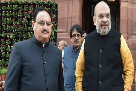 রাজ্য বিজেপির শীর্ষনেতাদের সঙ্গে বৈঠকে অমিত শাহ-জেপি নাড্ডা। ফাইল চিত্র।