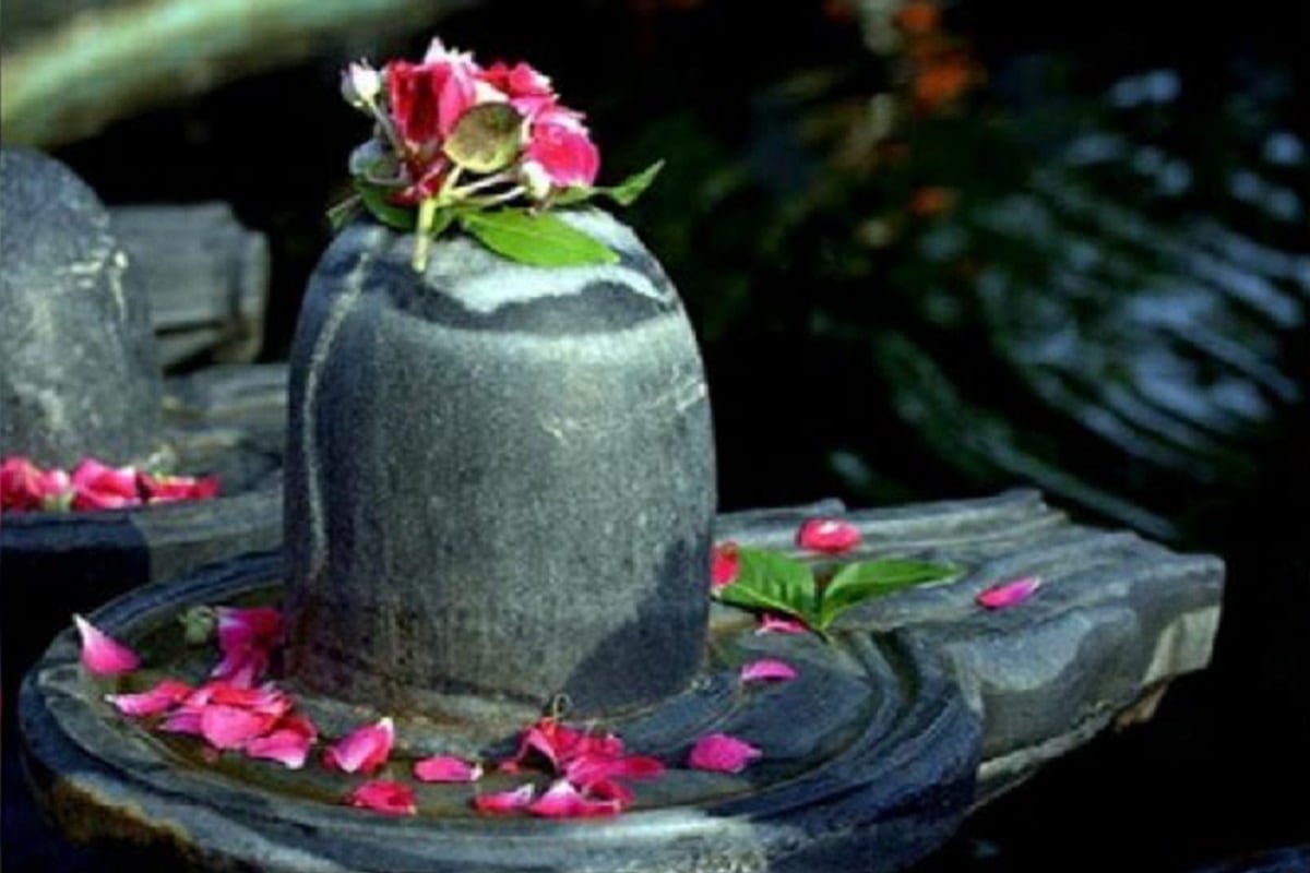 ত্রিলোকেশ-তিন লোকের যিনি প্রভু, শিতিকণ্ঠ-সাদা কণ্ঠ যাঁর, শিবাপ্রায়, কপালি-কপাল ধারণ করেন যিনি, কামারী-কামদেবের শত্রু, অন্ধকারকে পরাজিত করেছেন যিনি এর সঙ্গে মোট শিবের ১০৯ নামের মধ্যে যে নামগুলি বাকি থাকে সেই নামে শরণেই জীবনে আসে বড়সড় সাফল্য ৷ ছবি সংগৃহীত ৷ ত্রিলোকেশ-তিন লোকের যিনি প্রভু, শিতিকণ্ঠ-সাদা কণ্ঠ যাঁর, শিবাপ্রায়, কপালি-কপাল ধারণ করেন যিনি, কামারী-কামদেবের শত্রু, অন্ধকারকে পরাজিত করেছেন যিনি এর সঙ্গে মোট শিবের ১০৯ নামের মধ্যে যে নামগুলি বাকি থাকে সেই নামে শরণেই জীবনে আসে বড়সড় সাফল্য ৷ ছবি সংগৃহীত ৷