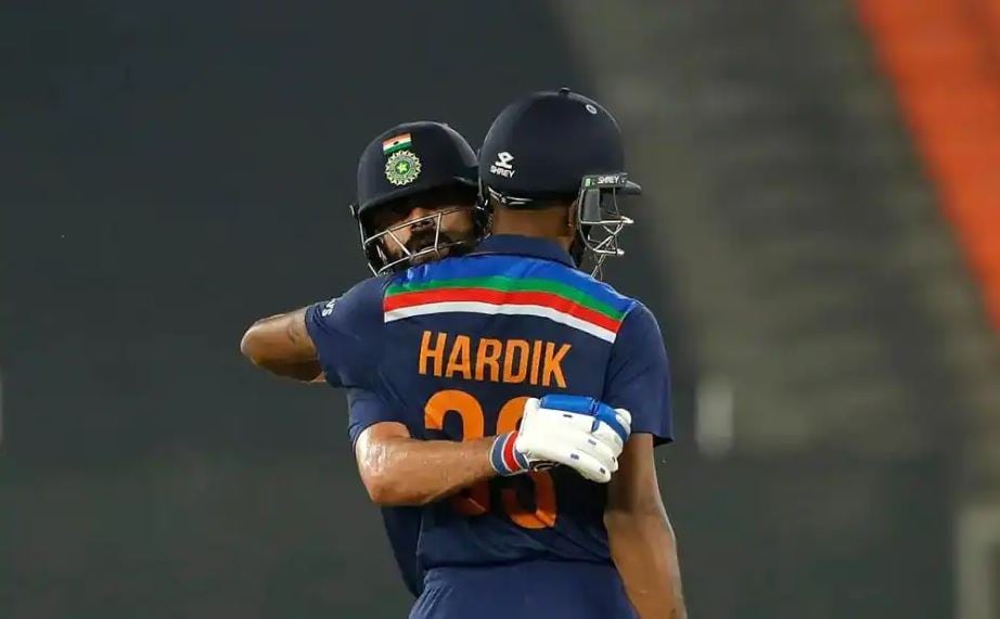ভারতের বিশাল রান যেভাবে তাড়া করা শুরু করেছিল ইংরেজরা তাতে দেখে মনে হচ্ছিল ম্যাচটা কাছাকাছি যাবে। ভারতের বিশাল রান যেভাবে তাড়া করা শুরু করেছিল ইংরেজরা তাতে দেখে মনে হচ্ছিল ম্যাচটা কাছাকাছি যাবে।