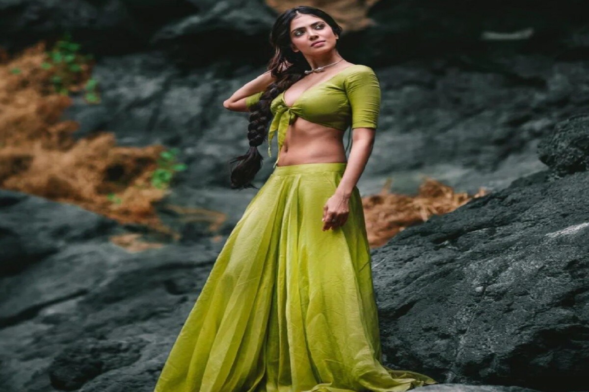সবুজ ব্লাউজের সঙ্গে ম্যাচ করা ল্যাহেঙ্গা পরে সোশ্যাল মিডিয়ায় ঝড় তুলেছেন ৷ ছবি সৌজন্যে ইনস্টাগ্রাম ৷ সবুজ ব্লাউজের সঙ্গে ম্যাচ করা ল্যাহেঙ্গা পরে সোশ্যাল মিডিয়ায় ঝড় তুলেছেন ৷ ছবি সৌজন্যে ইনস্টাগ্রাম ৷