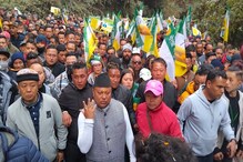পাহাড়ে জোট জট অব্যাহত! ৩ আসনেই প্রার্থী দিতে চাইছে তৃণমূলপন্থী দুই মোর্চা, দুশ্চিন্তায় ঘাসফুল শিবির পাহাড়ে জোট জট অব্যাহত! ৩ আসনেই প্রার্থী দিতে চাইছে তৃণমূলপন্থী দুই মোর্চা, দুশ্চিন্তায় ঘাসফুল শিবির