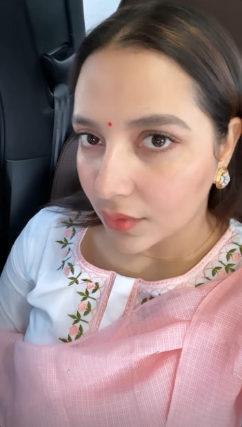 *সোমবার সকালে তাঁদের পুরী যাওয়ার ছবি শেয়ার করেছেন শুভশ্রী নিজেই। অভিনেত্রীর ইনস্টাগ্রাম স্টেটাসে রয়েছে তাঁদের একাধিক মুহূর্তের ছবি। ছবিঃ ইনস্টাগ্রাম। 