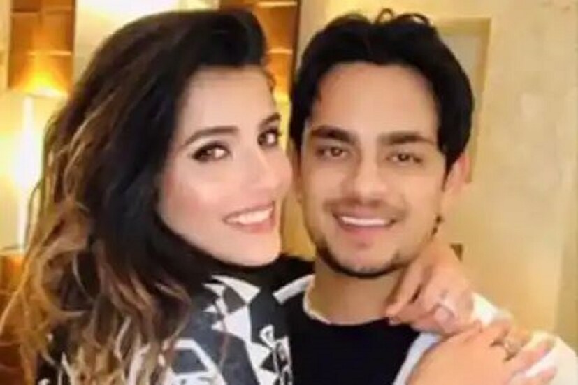 নিজের সঙ্গে ইশানের ছবি শেয়ার করার পাশাপাশি ইশানের ক্যাপ নেওয়ার ছবিও পোস্ট করেছেন৷ অদিতি ২০১৭ -র মিস ইন্ডিয়ার ফাইনালিস্ট ছিলেন৷ Photo- Instagram